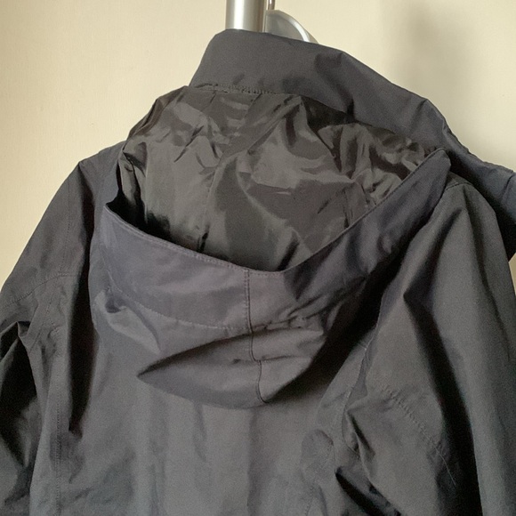 Northface Women’s Resolve Plus Jacket in Black - Picture 11 of 14